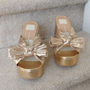 Dolce Vita platform sandals, chunk heel, bow, platinum, never worn in box